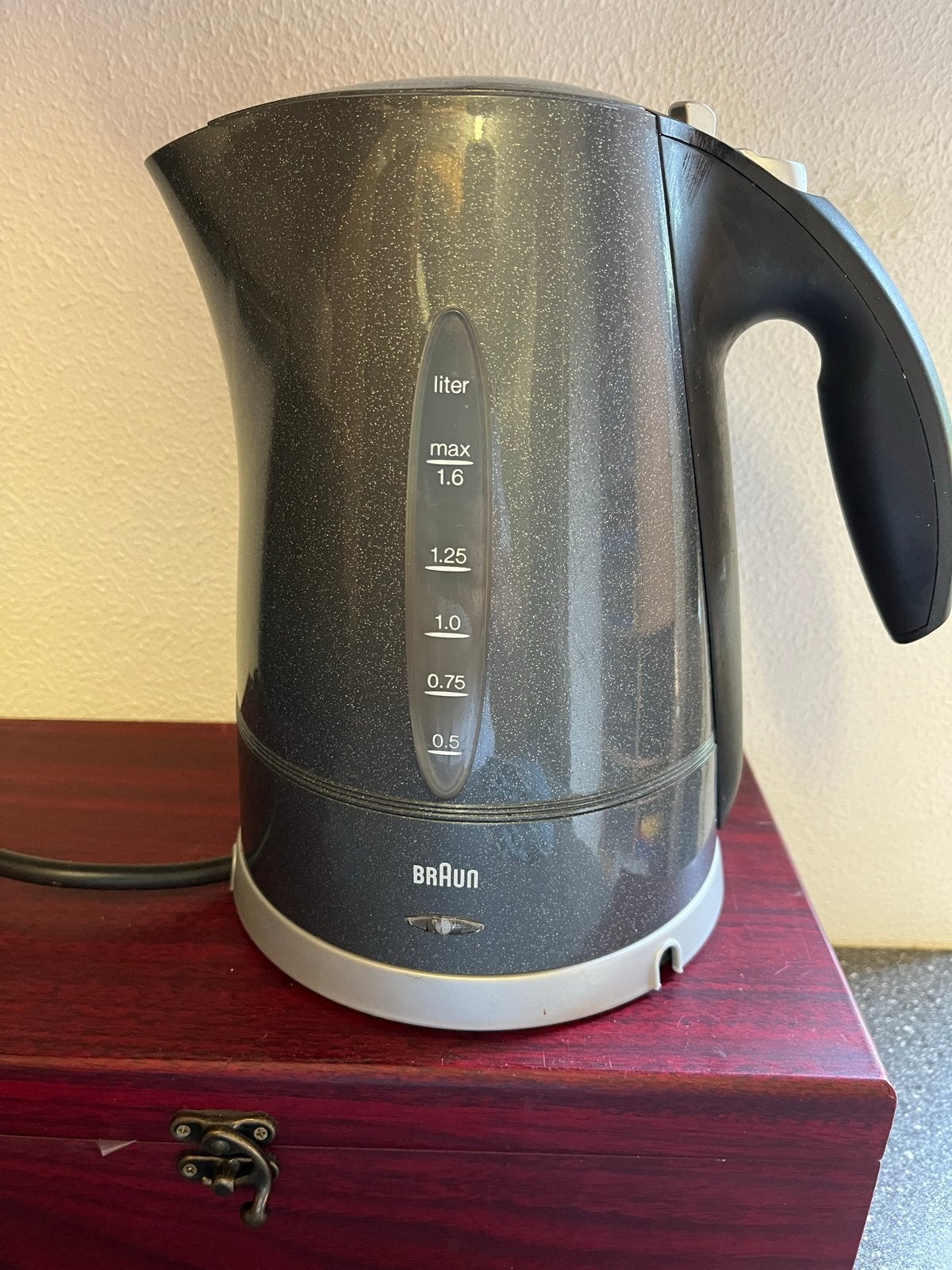 Braun waterkoker - weinig gebruikt, Witgoed en Apparatuur, 1 tot 2 liter, Ophalen of Verzenden, Zo goed als nieuw
