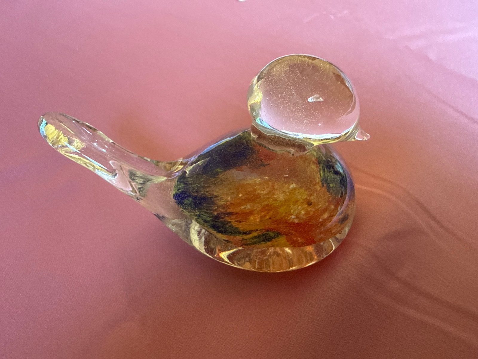 Glazen vogel met kleurrijke accenten, Ophalen