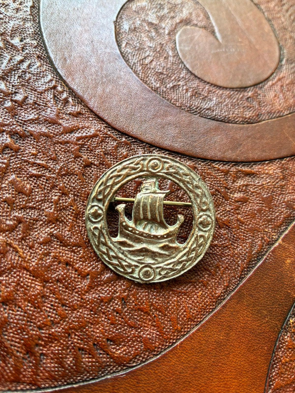 Prachtige vintage broche uit Schotland - merk Mizpah, Overige materialen, Gebruikt, Minder dan 4 cm, Ophalen of Verzenden