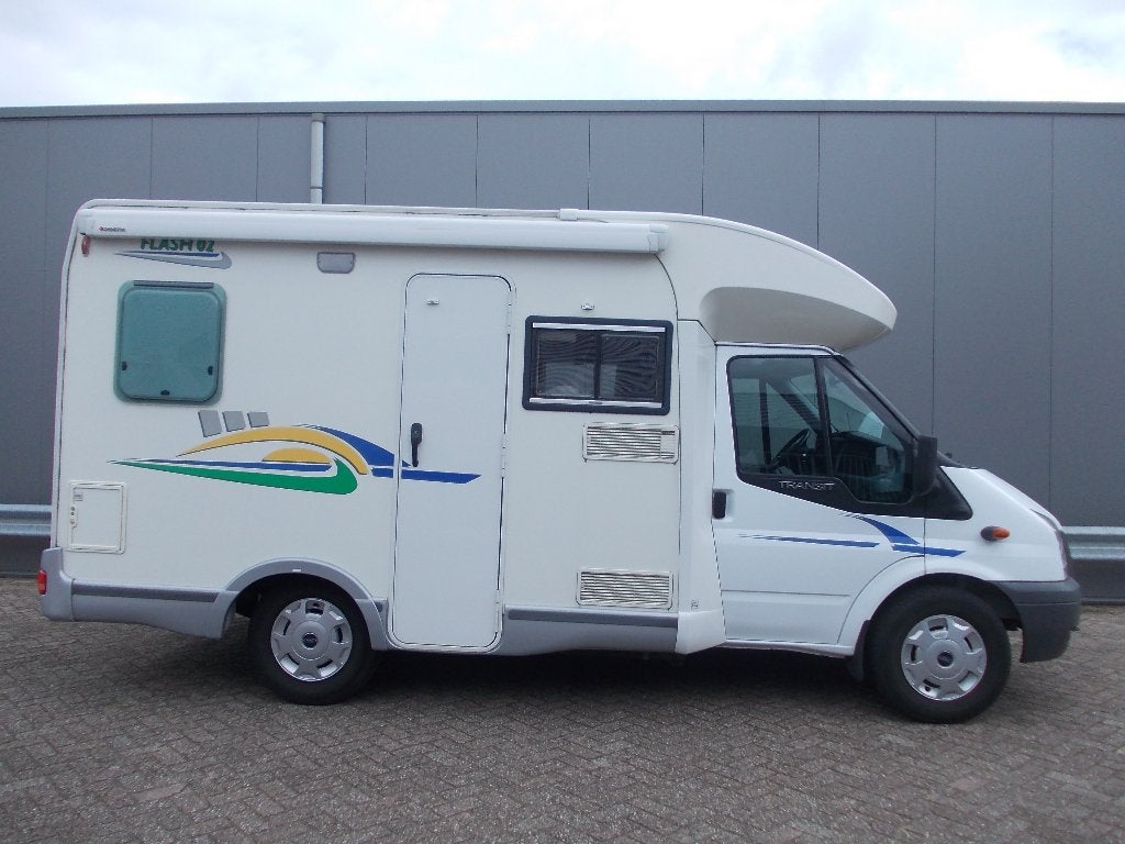 chausson flash 02     compact  5,7 mtr, Ford, Tot en met 2, Cassettetoilet, Standkachel