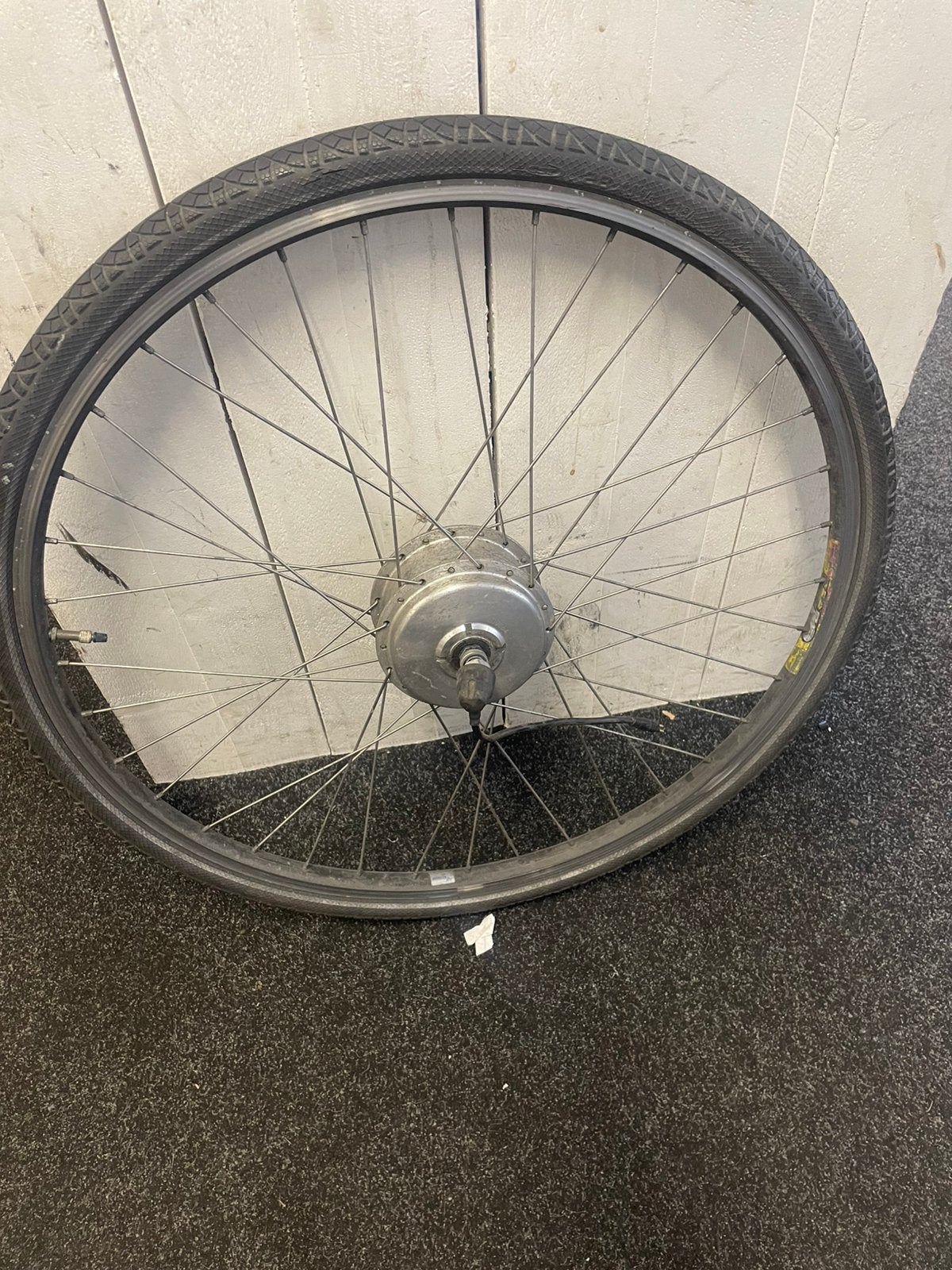 Voorwiel motor 28 inch 3-pins, Ophalen, Gebruikt, Motor
