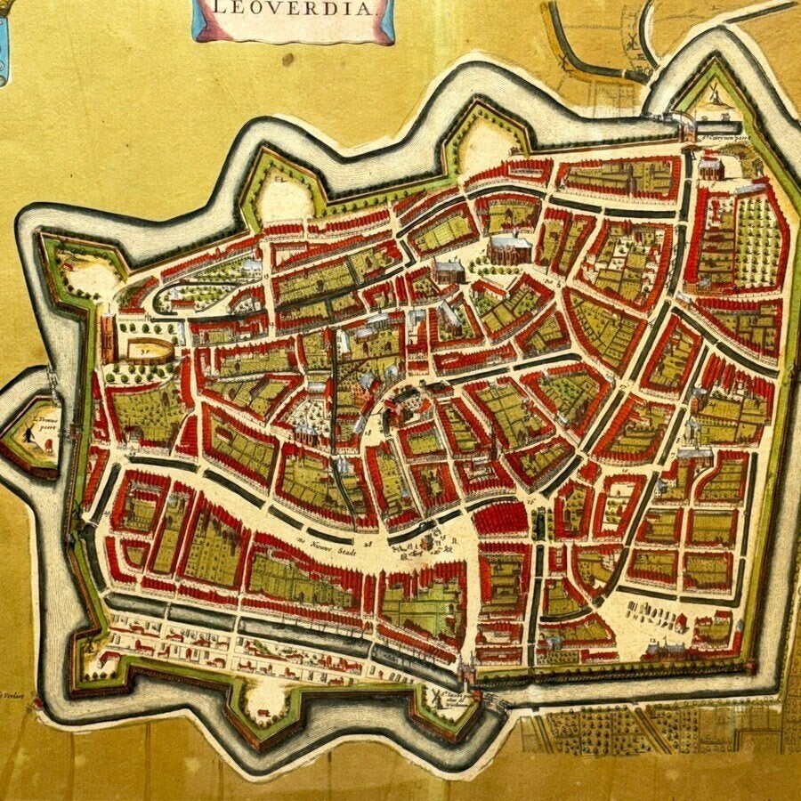Ingekleurde kopergravure, stadsplattegrond 'Leoverdia'