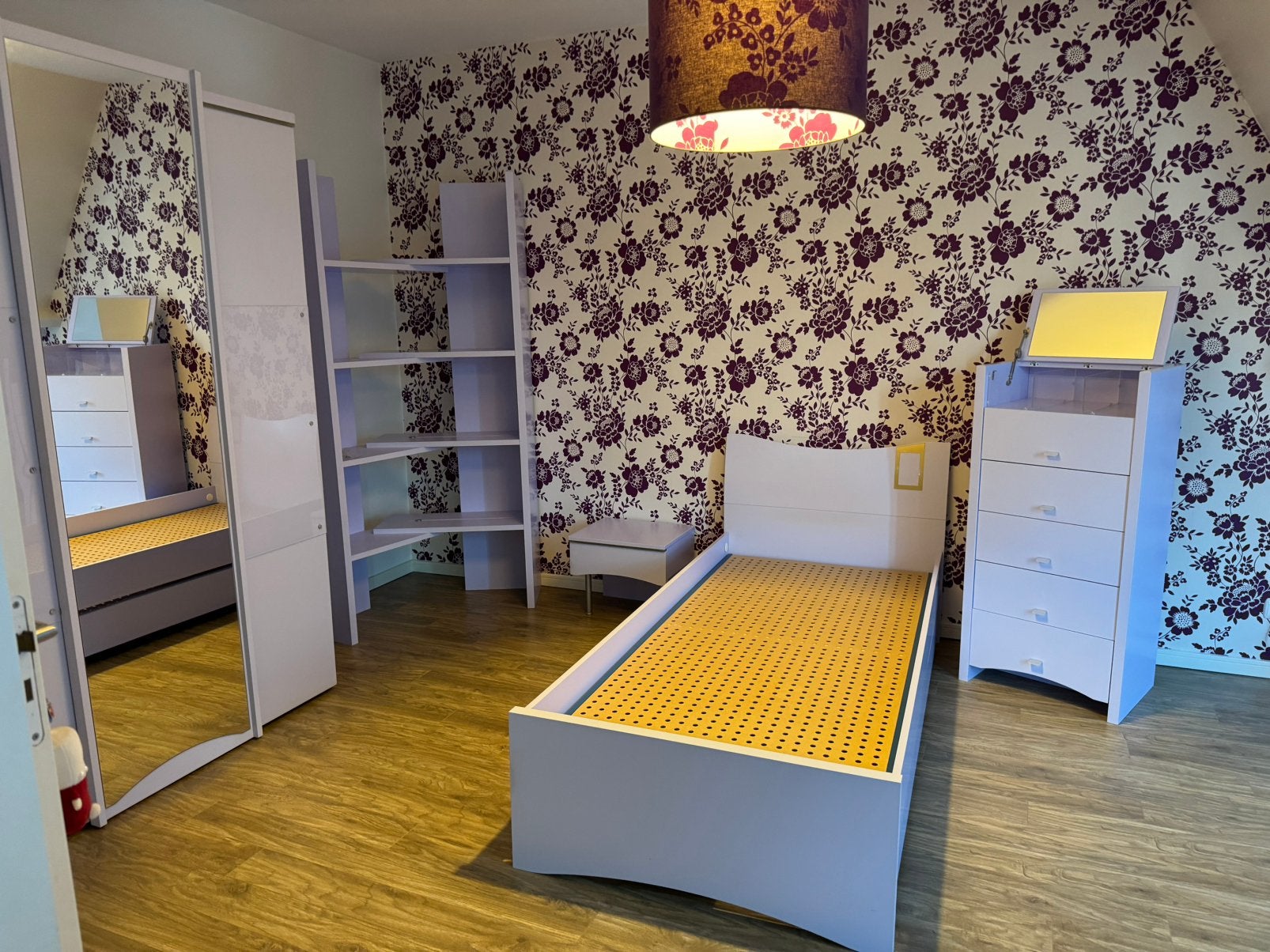 Compleet meisjeskamer diverse meubels in lila (beschrijving), Huis en Inrichting, Slaapkamer | Bedden, Ophalen, Zo goed als nieuw