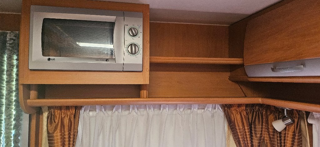 Foto 7 van Dethleffs caravan Lifestyle (Queensizebed, mover, tenten)