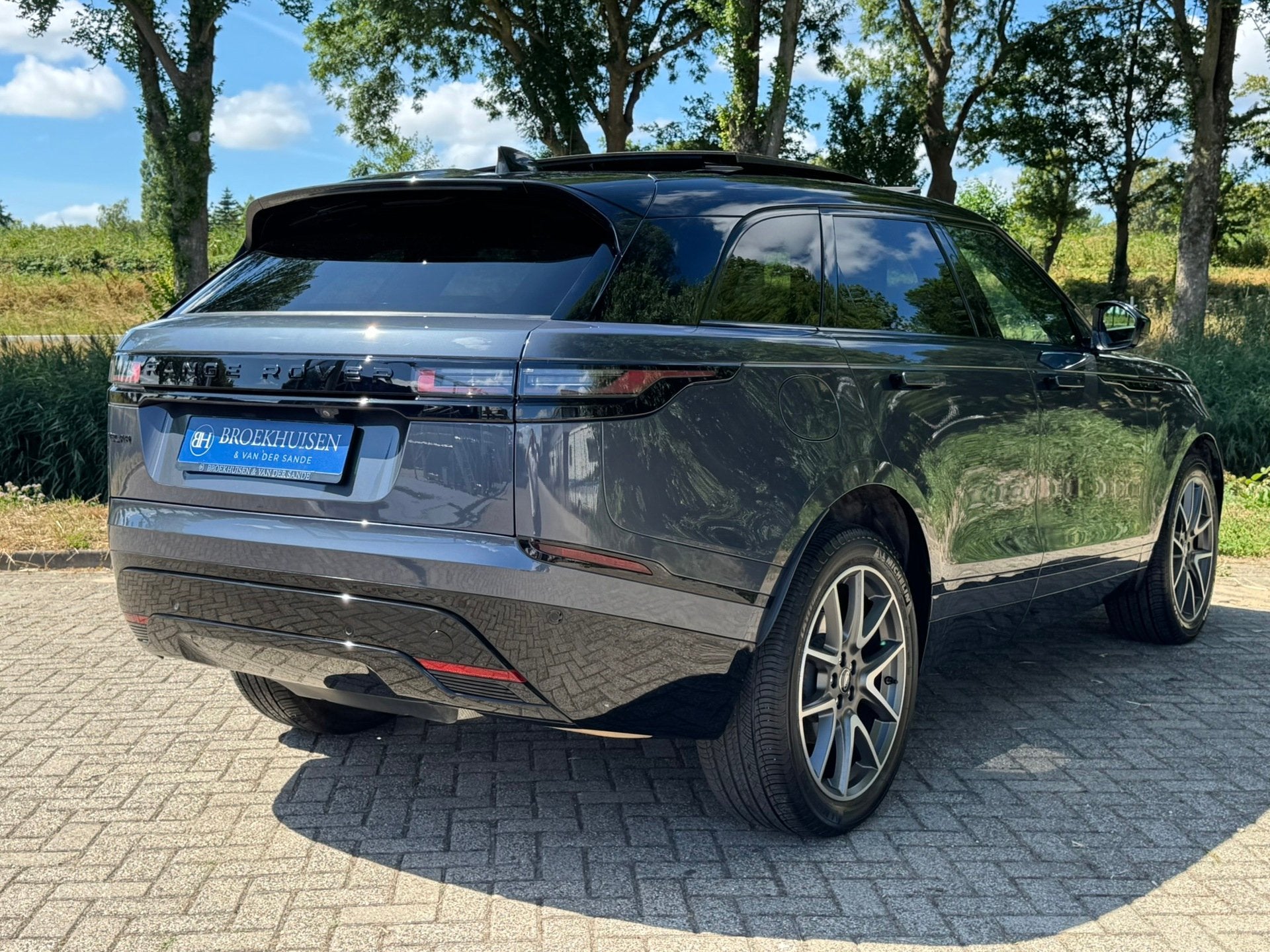 Land Rover Range Rover Velar 2.0 P400e AWD R-Dynamic HSE PHE, Auto's, Automaat, 404 pk, Gebruikt, Zwart