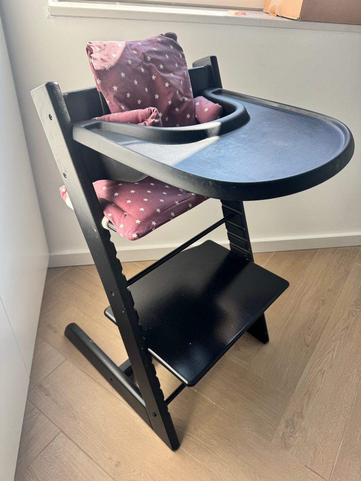 Stokke Tripp Trapp kinderstoel met eetblad en kussen, Ophalen, Zo goed als nieuw, Meegroeistoel, Afneembaar eetblad