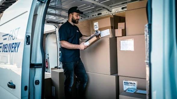Gezocht: Koerier met eigen bus – Regio Haarlem, Vacatures, Vacatures | Chauffeurs, Overige niveaus, Starter, Overige vormen