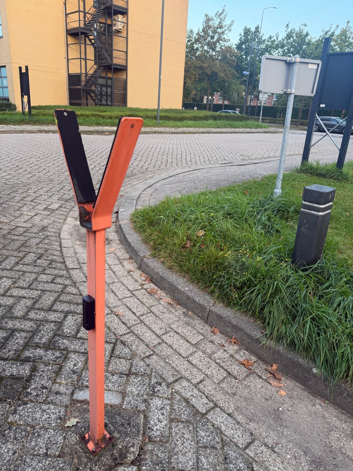 Slagboom 4 mtr met lusrelais, vangpaal, fotocel excl. lus, Ophalen, Gebruikt, IJzer, Overige typen