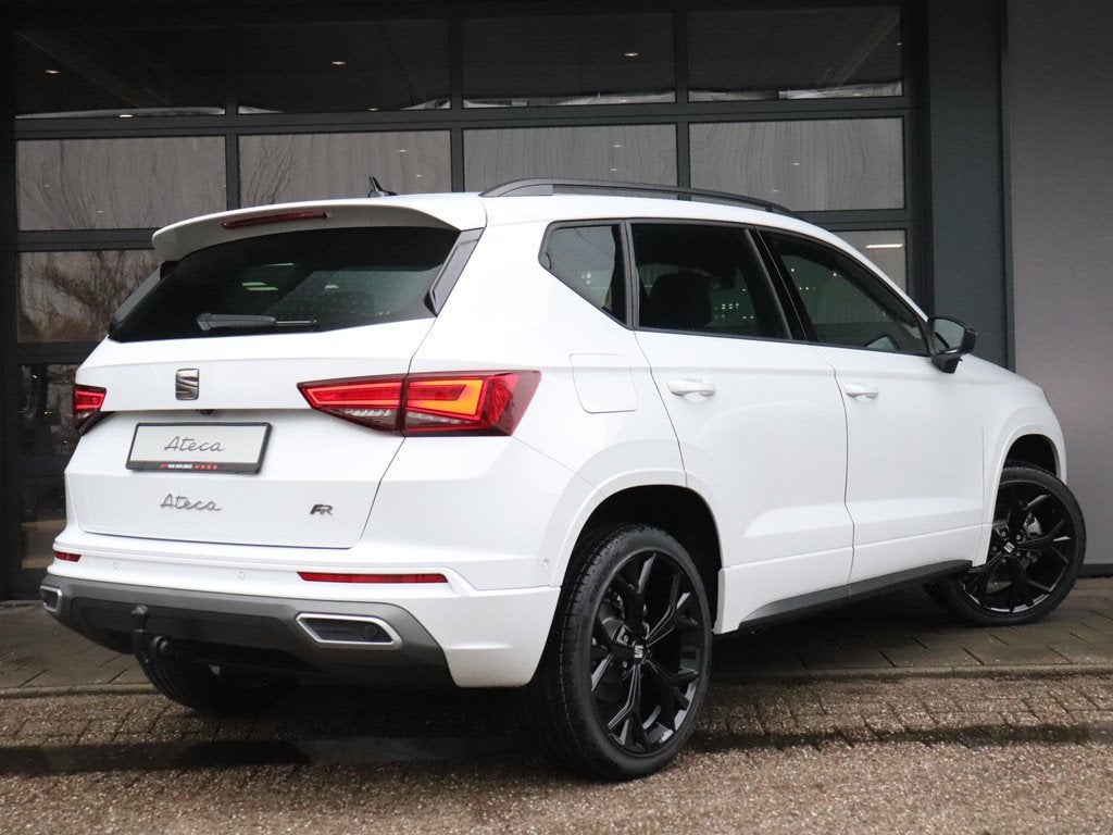 SEAT Ateca FR Business Intense 1.5 TSI 150PK DSG-7 | Trekhaa, Auto's, Seat, 15 km/l, 1498 cc, Zwart, 4 cilinders