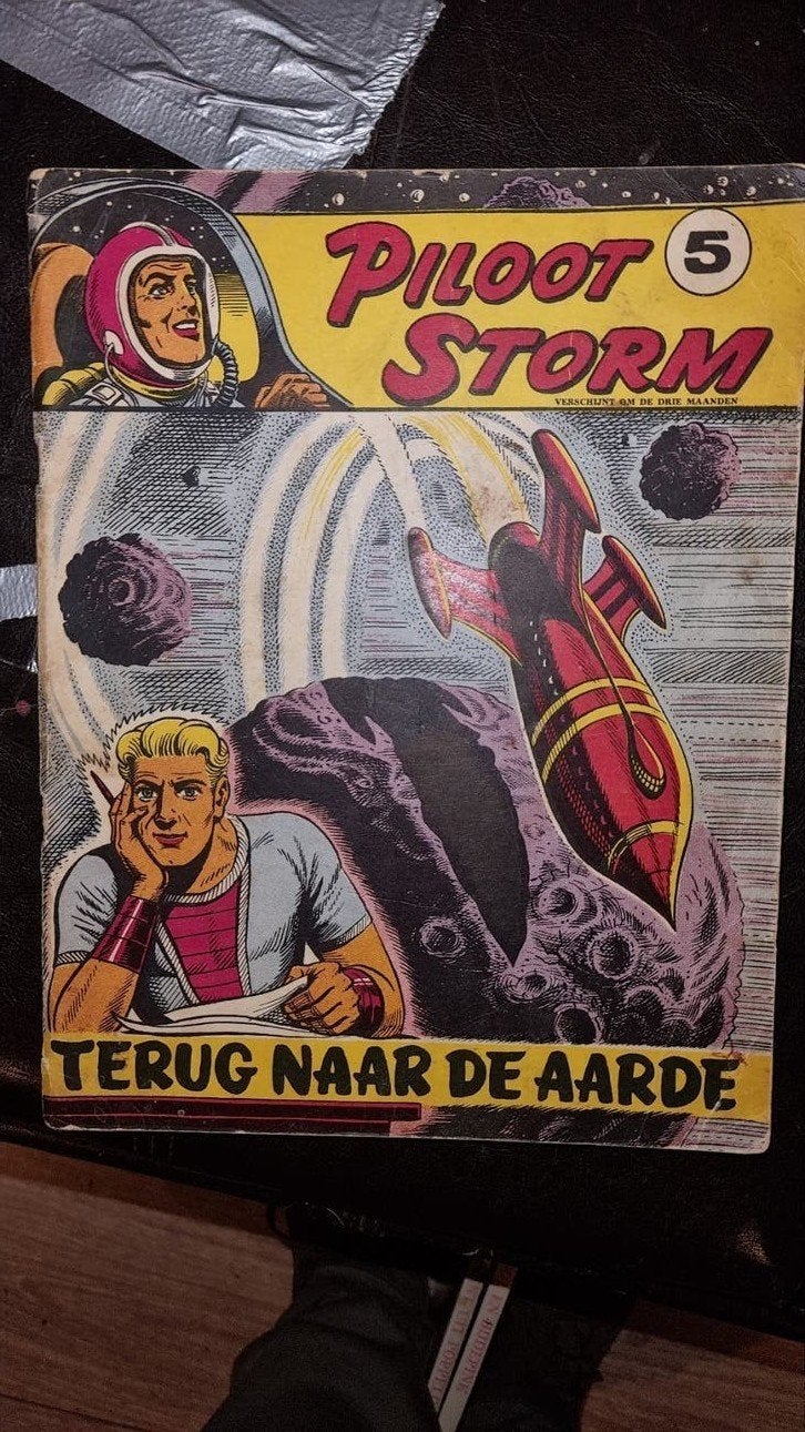 Piloot Storm 5: Terug naar de Aarde (Vintage Stripboek), Boeken, Stripboeken, Eén stripboek, Ophalen of Verzenden, Gelezen, Verschijnt om de drie maanden