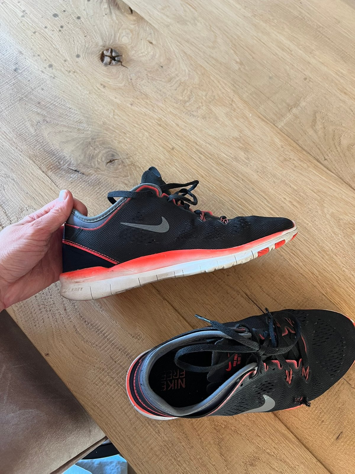 Nike sportschoenen, Kleding | Dames, Schoenen, Ophalen of Verzenden, Gedragen