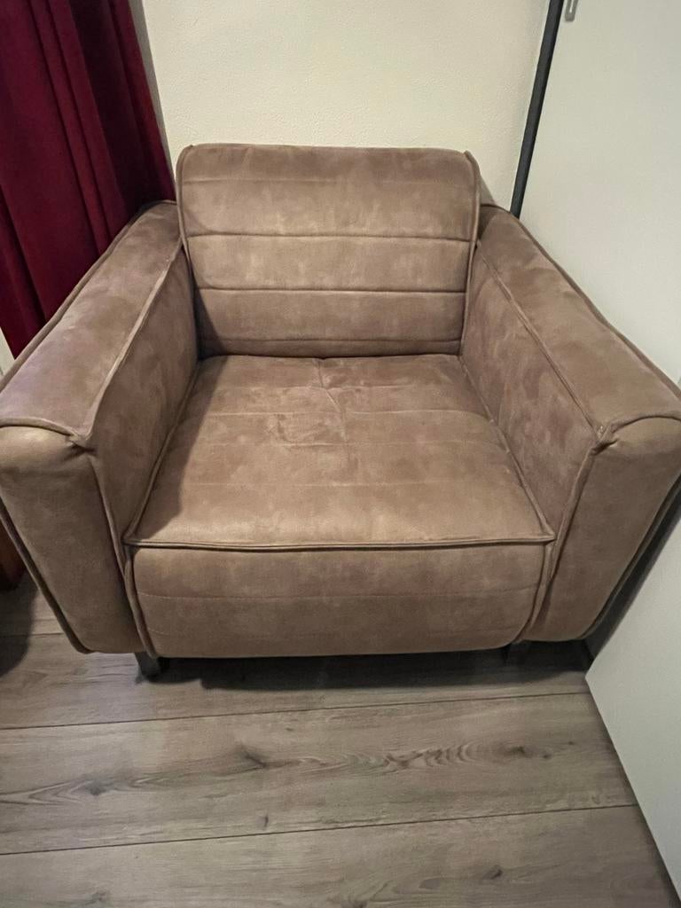 ZGAN brede fauteuil van zacht suède, Huis en Inrichting, Ophalen, Modern strak, Zo goed als nieuw, Leer