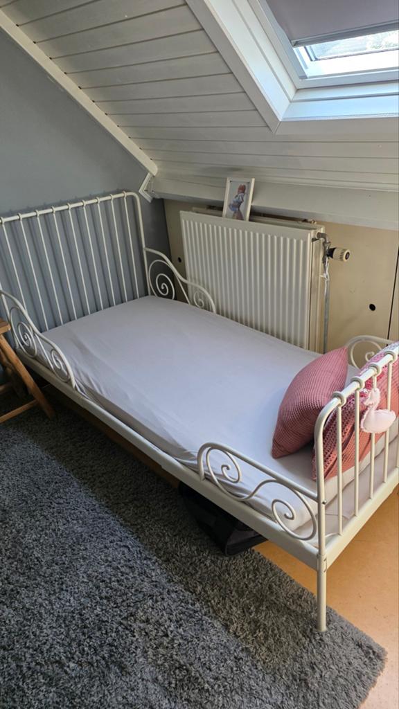 Uitschuifbaar kinderbed IKEA (wit), Ophalen, Gebruikt, 70 tot 85 cm, Lattenbodem