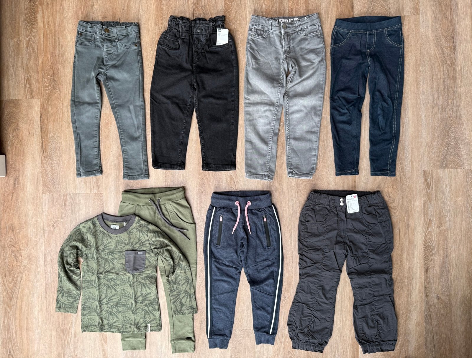 Pakket 7 broeken + 1 shirt meisje mt 98 104 Hema Koko Noko, Ophalen of Verzenden, Zo goed als nieuw, Meisje, Broek