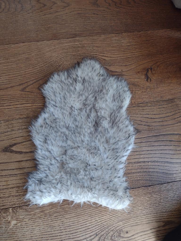 Konijnenvachtje, Huis en Inrichting, Woonaccessoires | Plaids en Woondekens, Ophalen of Verzenden, Zo goed als nieuw