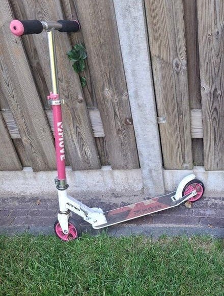 Roze step, Fietsen en Brommers, Steps, Ophalen, Gebruikt, Gewone step, V-Move, JD Bug