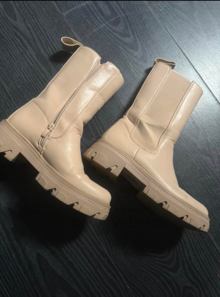 Chelsea boots 37, Beige, Lage of Enkellaarzen, Ophalen of Verzenden, Zo goed als nieuw