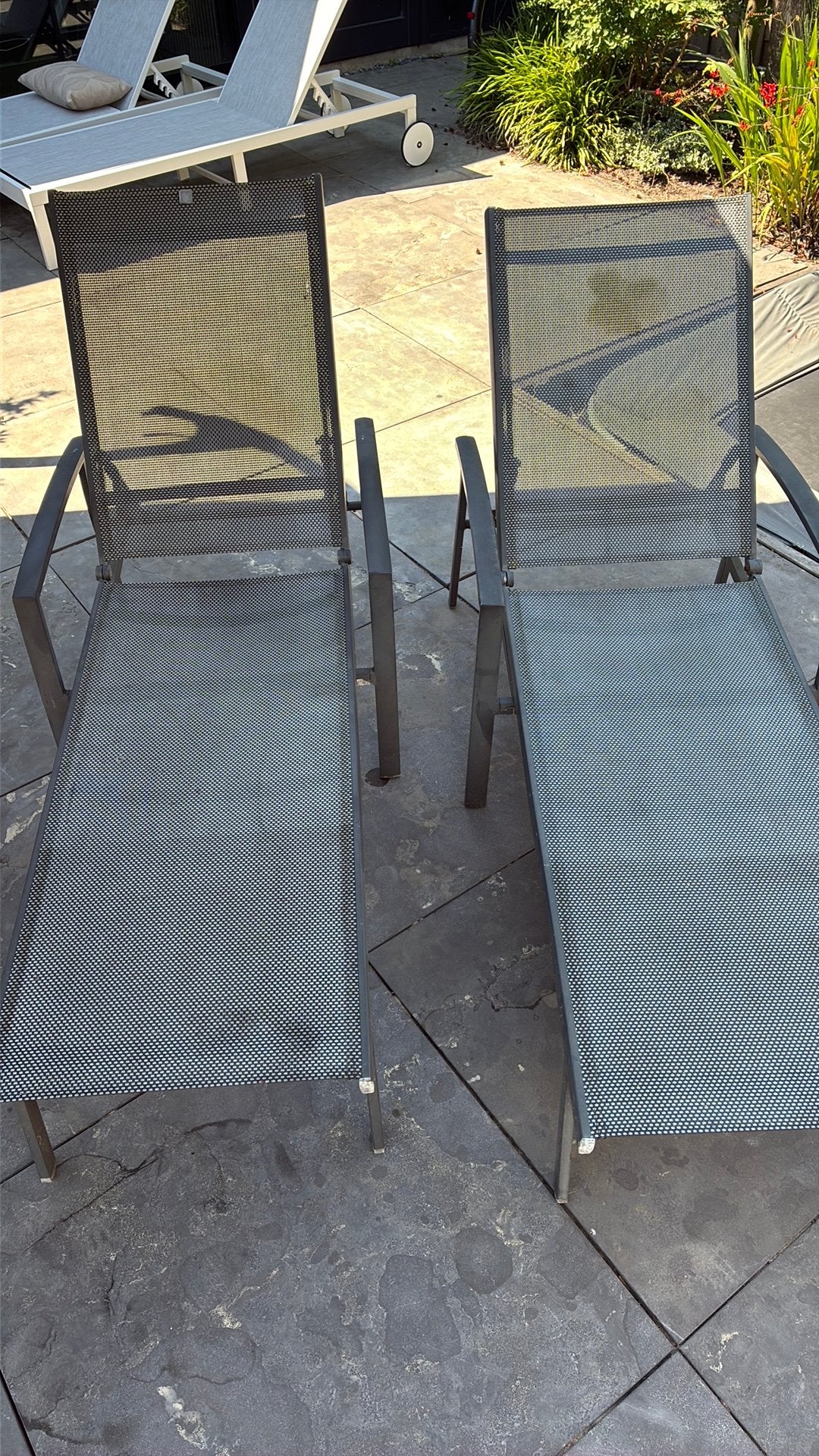 Gratis ophalen grijze ligstoelen, Tuin en Terras, Ligbedden, Ophalen, Gebruikt