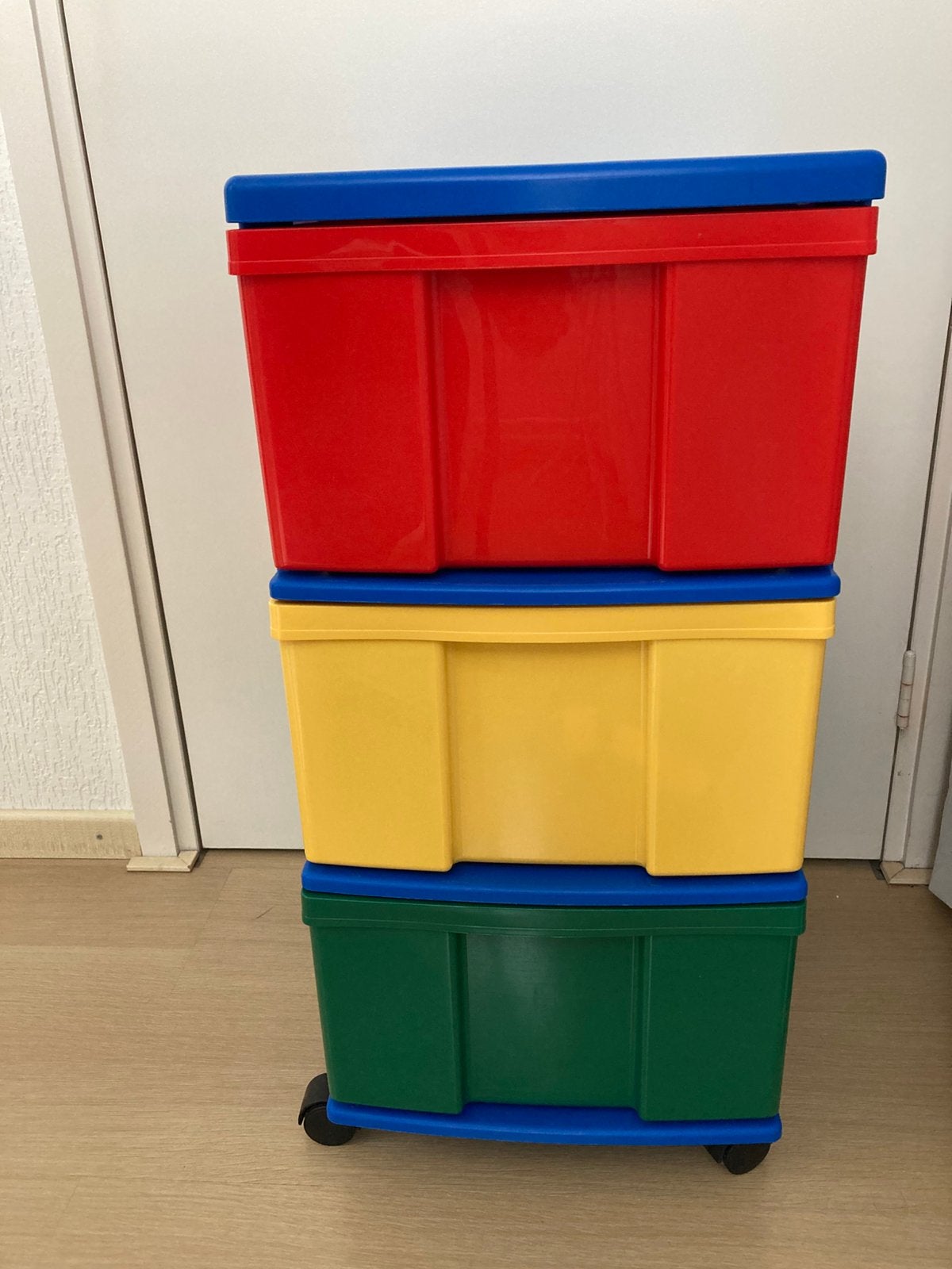 3-Lade kastje op wieltjes, H68, B31,5, D41cm, Ophalen, 50 tot 100 cm, Zo goed als nieuw, Minder dan 100 cm