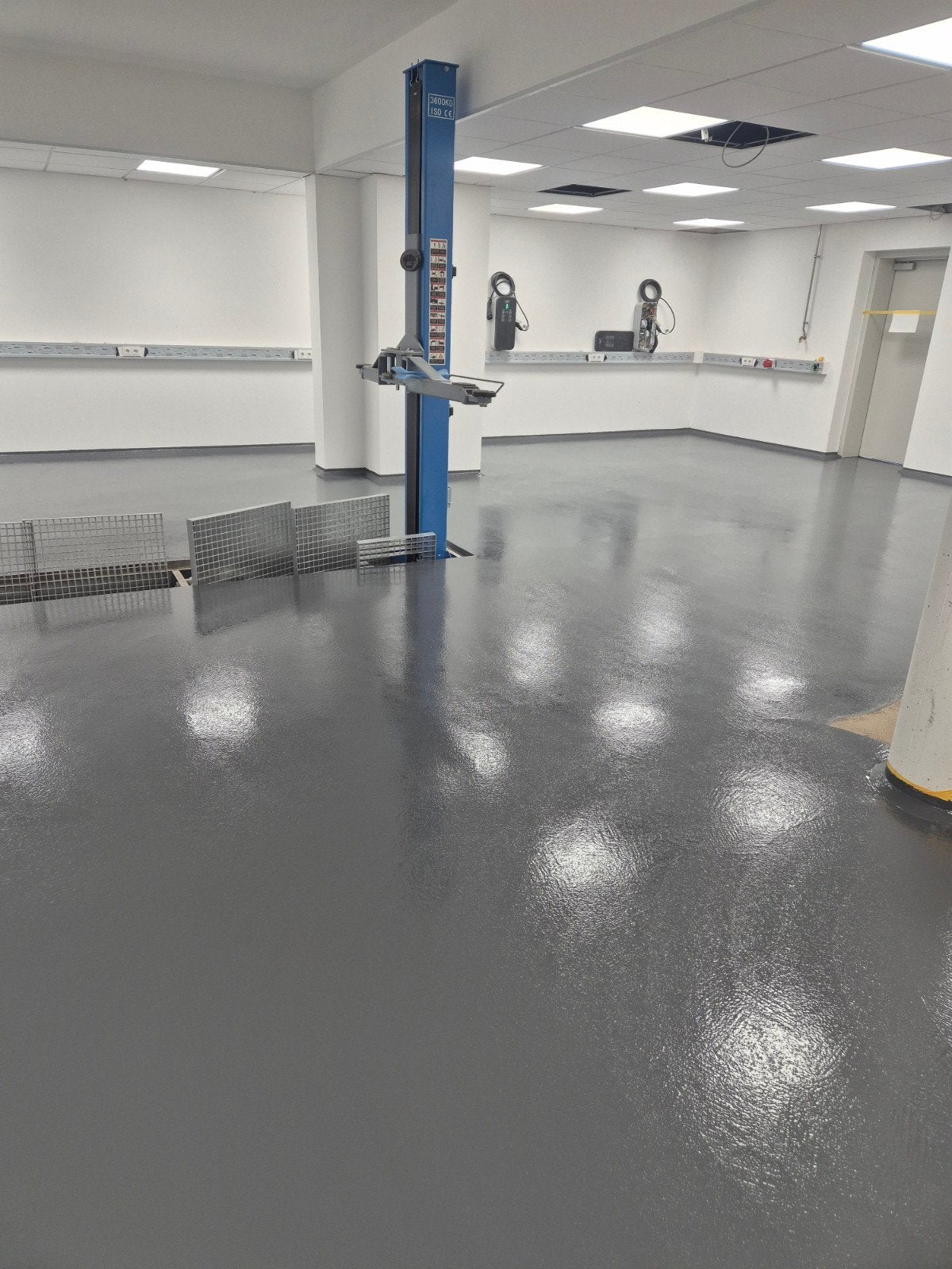 epoxy 2k vloercoating, gietvloeren, industriele vloeren, Ophalen of Verzenden