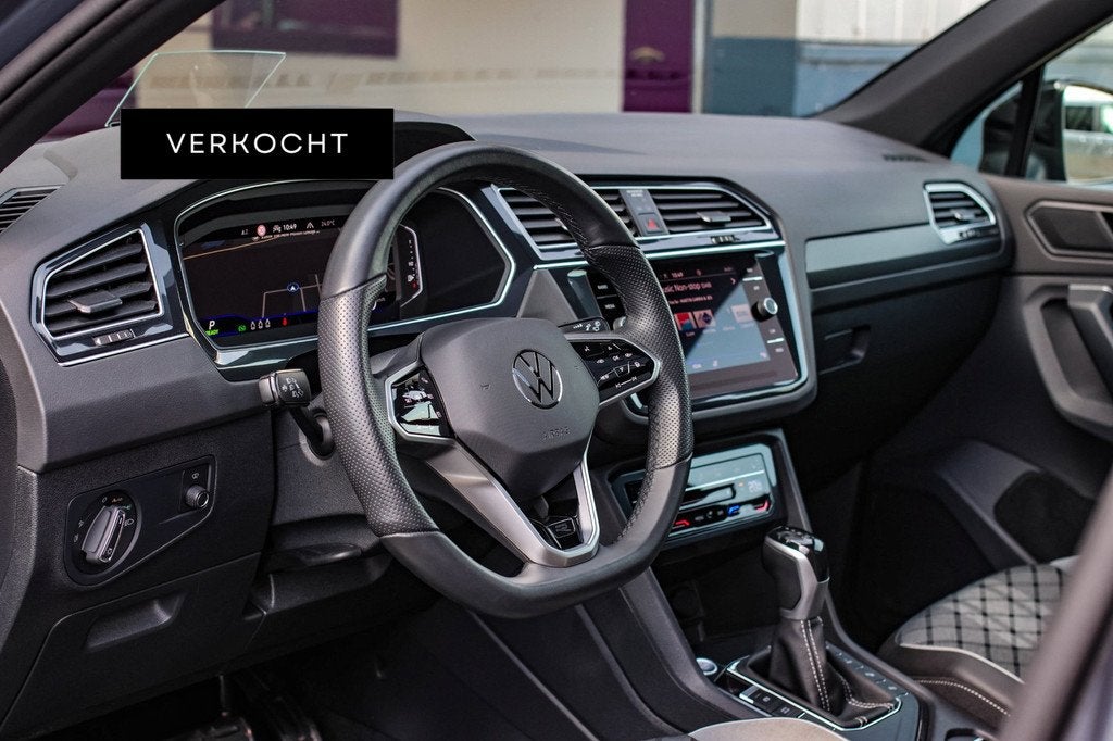 Volkswagen Tiguan 1.4 TSI eHybrid R-Line *Pano*Camera*Head-U, 1716 kg, 9 kWh, 4 cilinders, Leder en Stof
