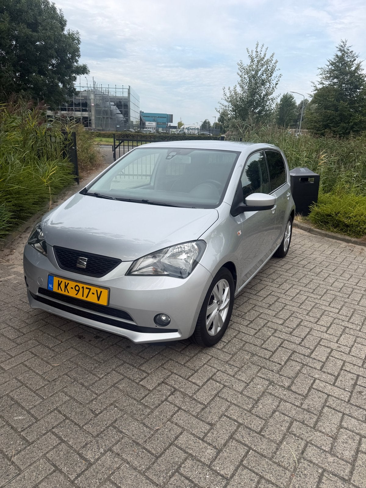 Seat Mii 1.0 44KW 2016 Grijs, Voorwielaandrijving, Stof, Zwart, 840 kg