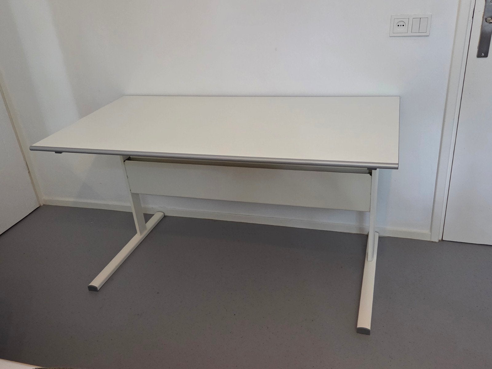 Bureau, Ophalen