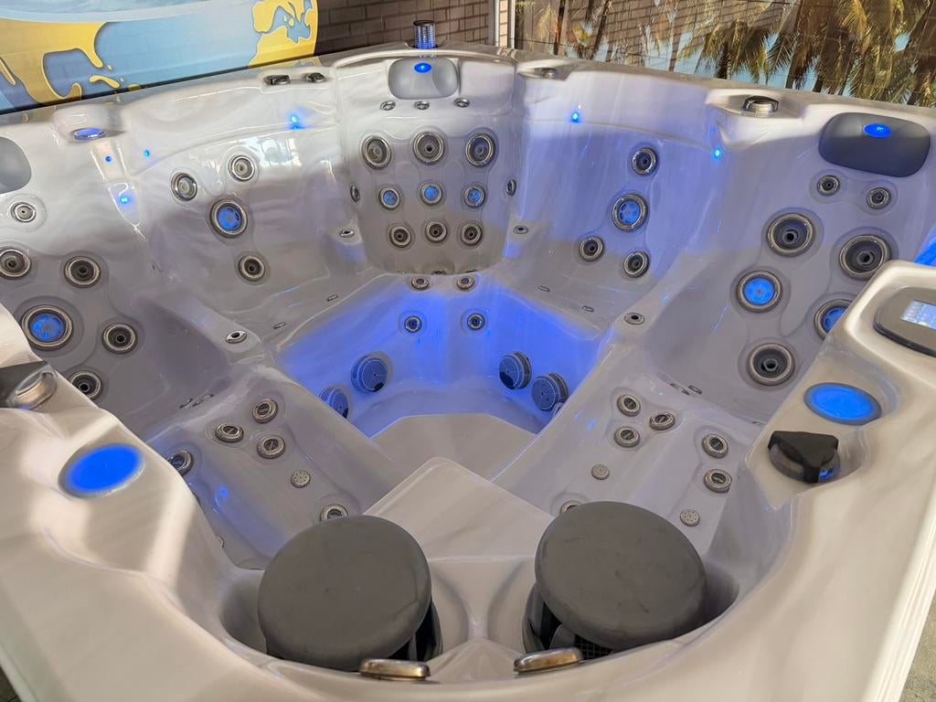 Fox Spa Eternal 5 persoons. Bluetooth Audio, Wifi, Balboa