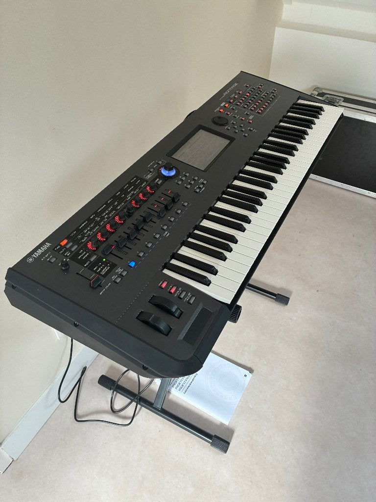 Yamaha Montage 6 synthesizer + flightcase en sound packs, Ophalen, Met midi-aansluiting, Yamaha, 61 toetsen