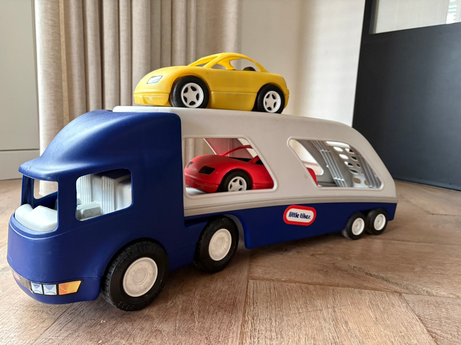 Little tikes grote auto transporter, Ophalen, Zo goed als nieuw