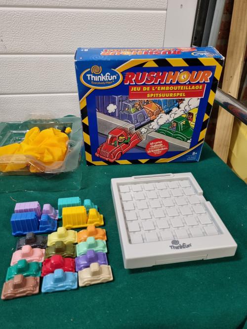 spel rushhour compleet, Hobby en Vrije tijd, Gezelschapsspellen | Overige, Ophalen of Verzenden, 'T Olde Gre-j, Info@toldegrej.nl
