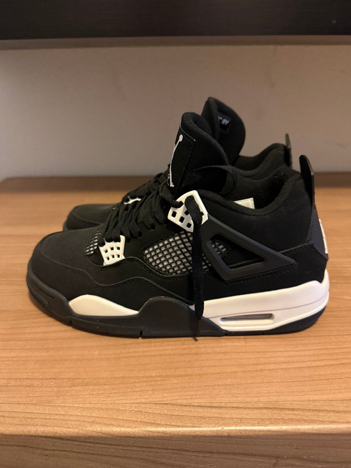 Jordan 4 black thunder 41, Verzenden, Zwart, Sneakers of Gympen, Zo goed als nieuw