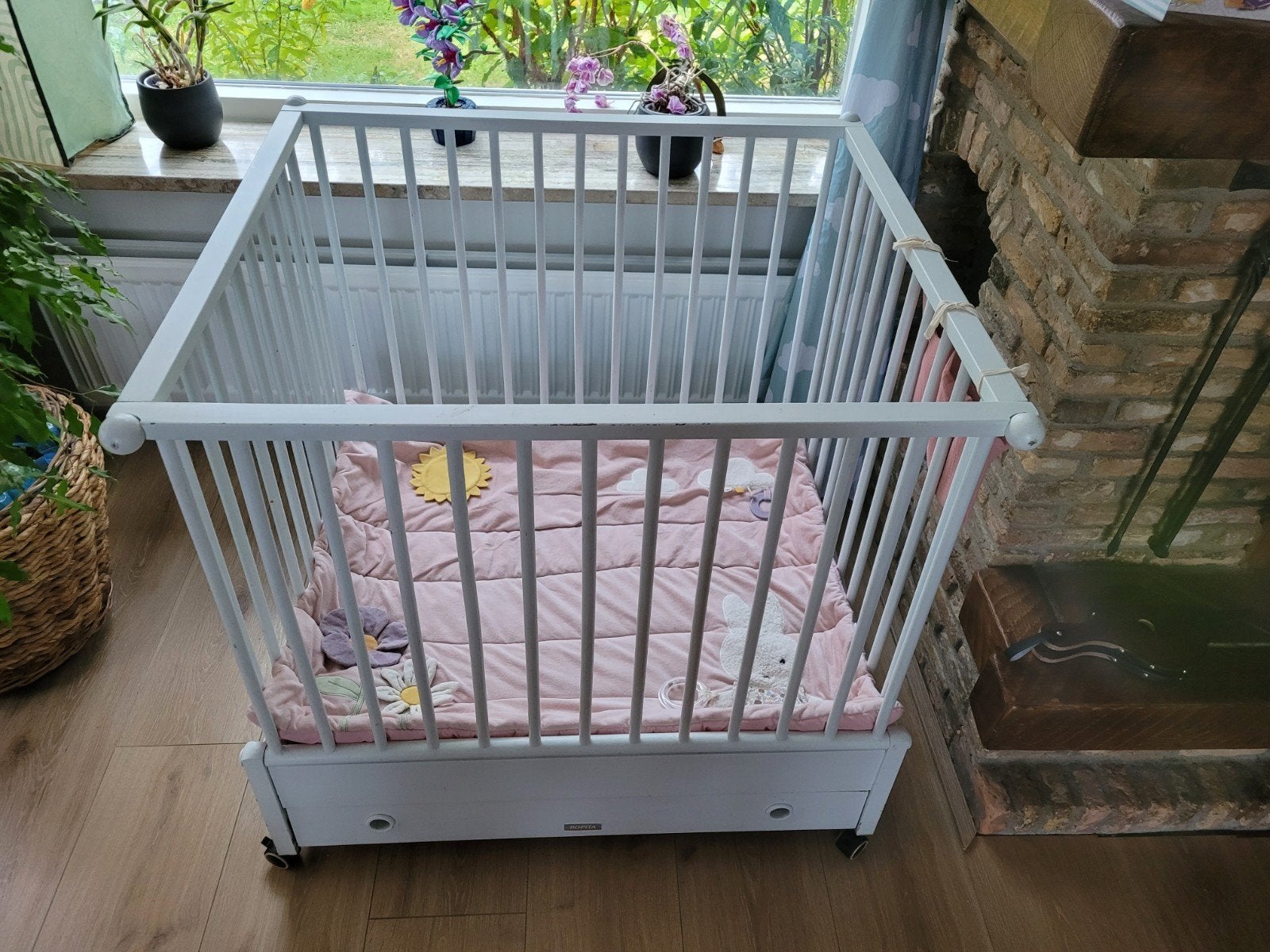 Witte kinderbox, Kinderen en Baby's, Ophalen, Gebruikt, Vierkant, In hoogte verstelbaar