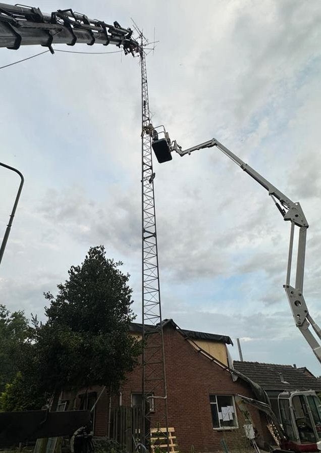 24 meter zendmast antennemast lichtmast radiomast cameramast, Ophalen, Zo goed als nieuw, IJzer