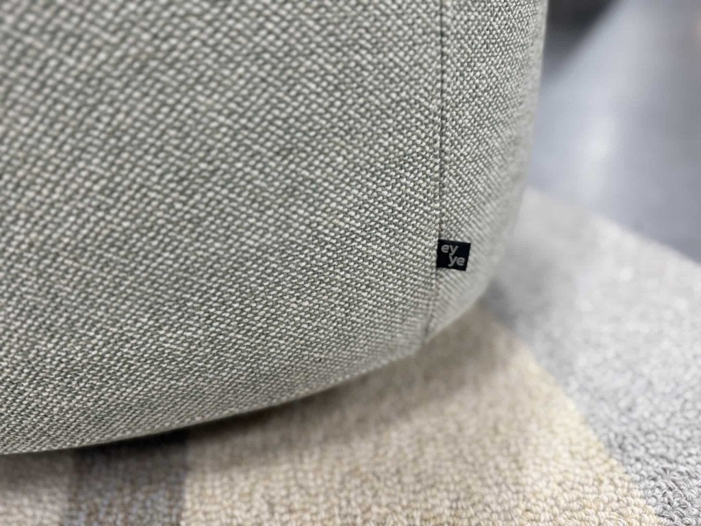 Nieuw Eyye Kivi Pebble Poef Milton Spirit stof Kruk groen, Huis en Inrichting, Banken | Voetenbanken en Poefen, Nieuw, Minder dan 50 cm