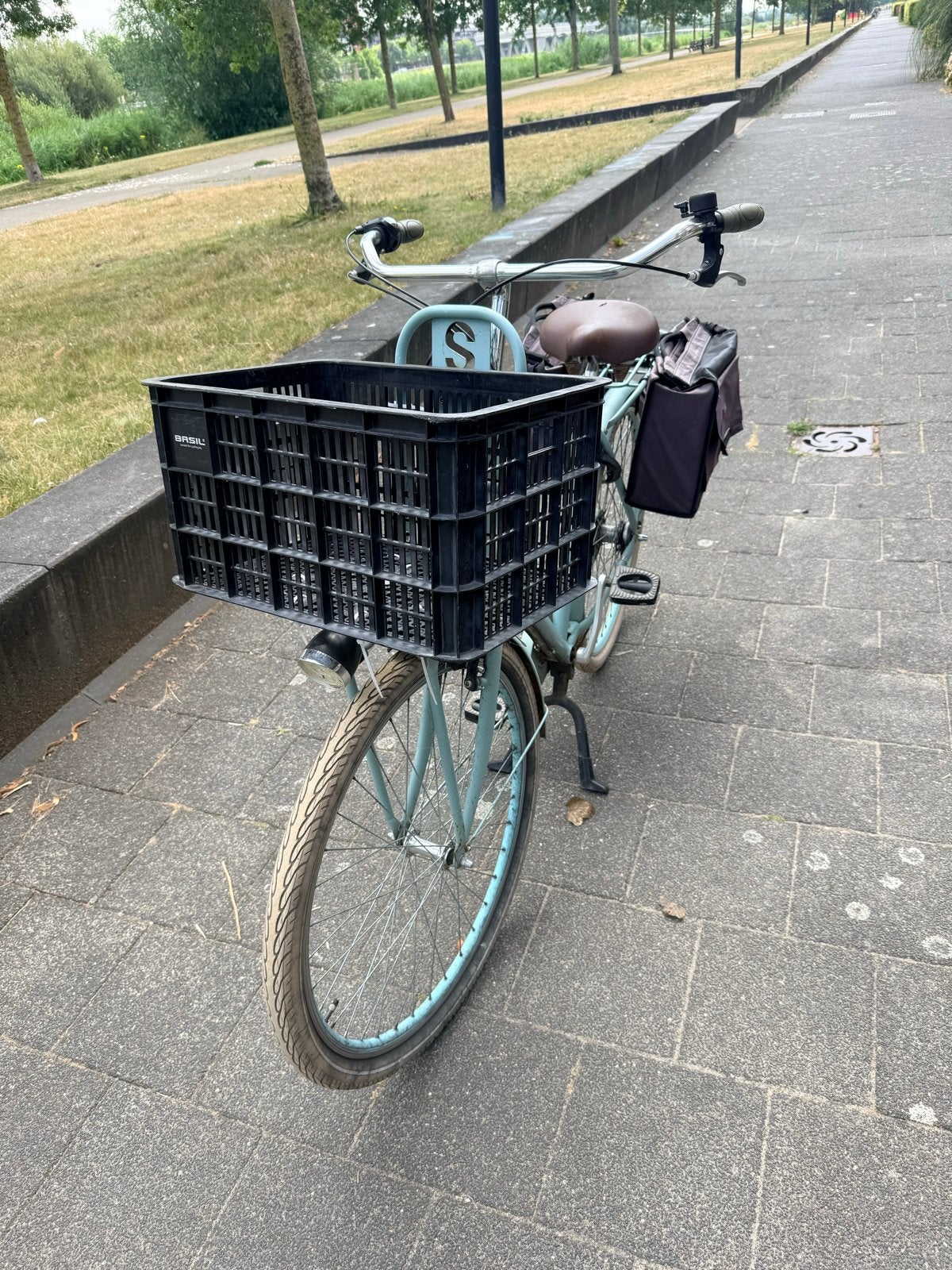 Spirit damesfiets met krat en fietstassen, Fietsen en Brommers, Fietsen | Dames | Damesfietsen, Velgrem, 50 tot 53 cm, Ophalen