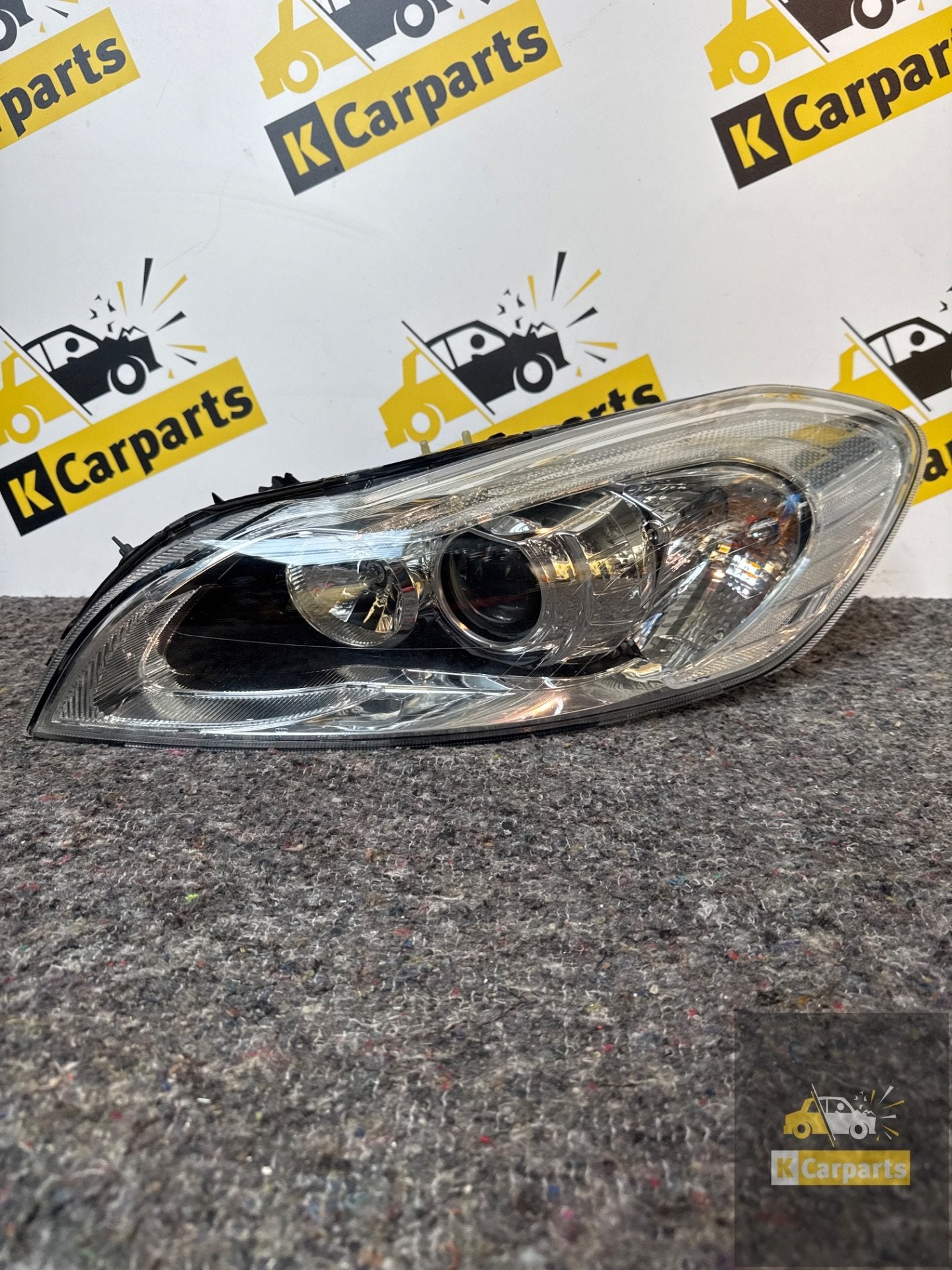 Volvo c70 Koplamp Links voor origineel 31299788 Lamp, Gebruikt, Gunnar Engellaus vag 8
405 31  Gothenburg, SE, Info@volvocars.com