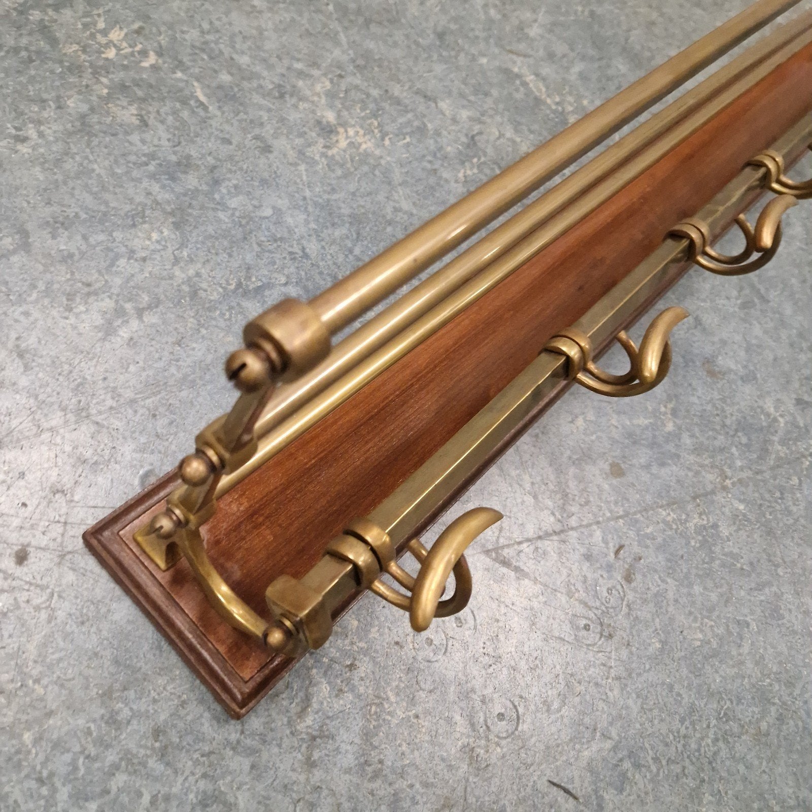 Antieke victoriaanse kapstok van koper messing en hout, Wandkapstok, Kolibrivintagehal@gmail.com, Gebruikt, Aaldertgeertsstraat 43 Olst