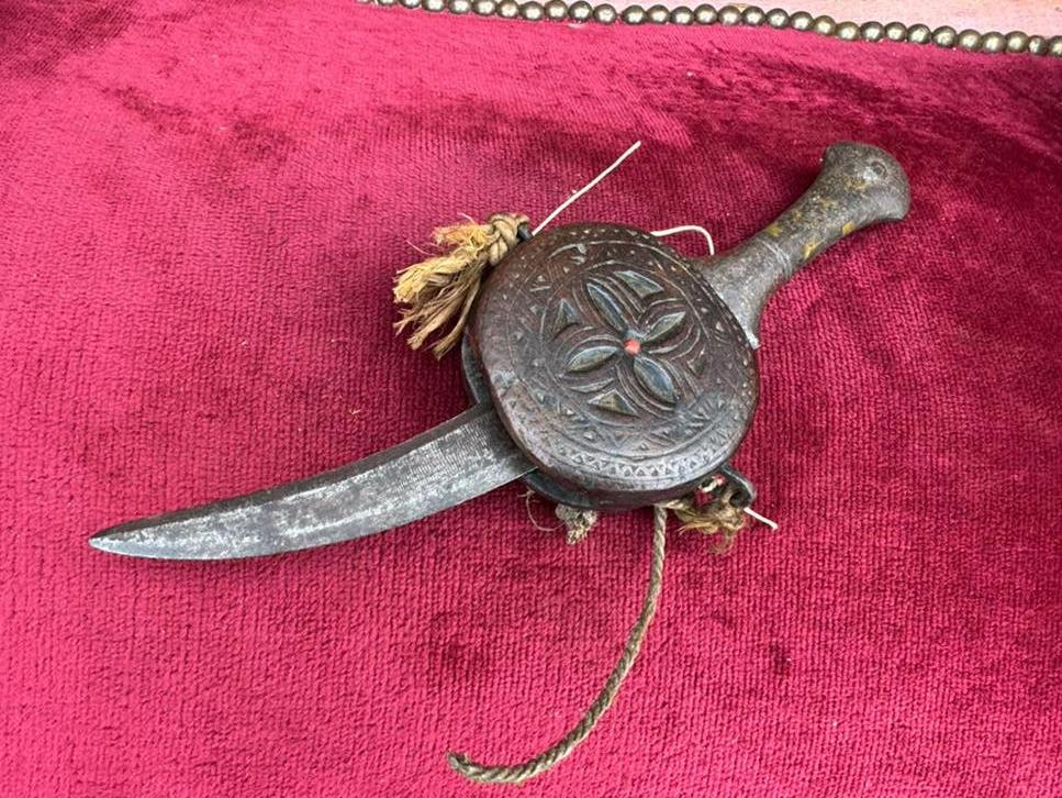 Oosterse armdolk met houder, Ophalen of Verzenden