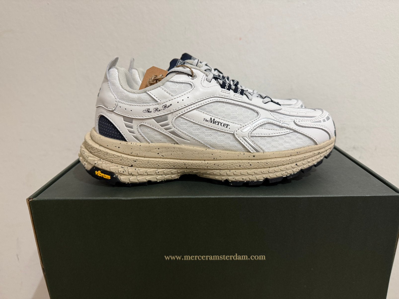 Te koop nieuwe Mercer Re Run Vibram white blue maat 39, Postlaan 3, Mercer, Wit, Nieuw
