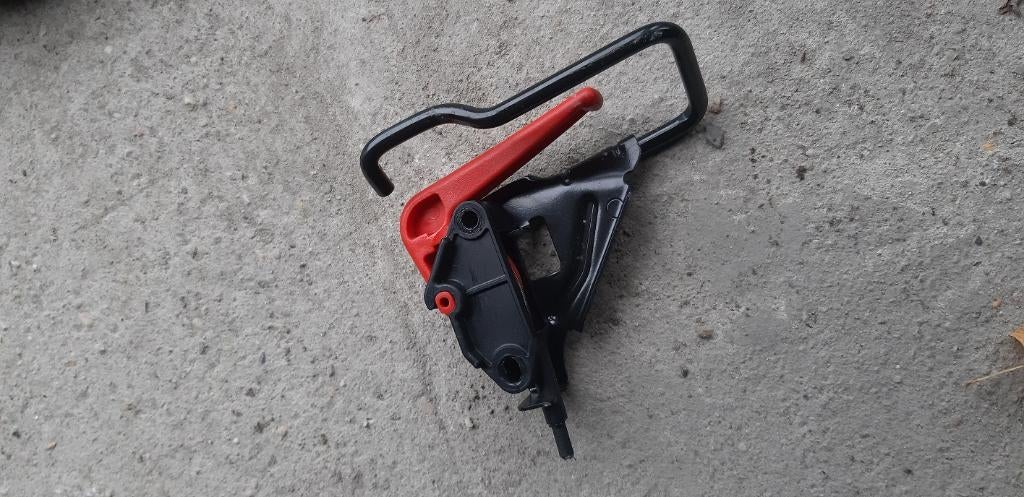 Rode hendel om motorkap te openen C2 uit 2004, Ophalen of Verzenden