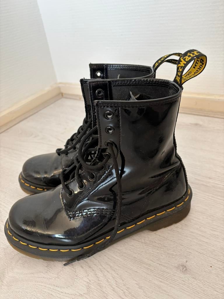 Dr Martens lak boots / laarzen, Kleding | Dames, Schoenen, Zwart, Lage of Enkellaarzen, Ophalen of Verzenden, Gedragen