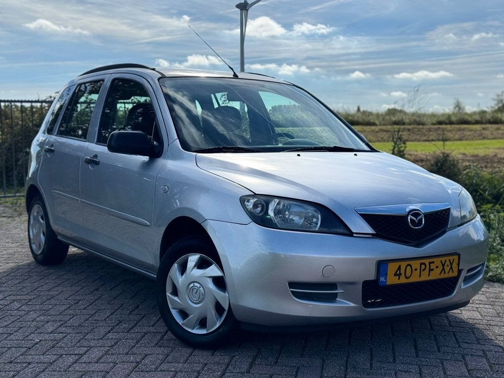 Mazda 2 1.2 16V 2004 Grijs, Auto's, Voorwielaandrijving, 1025 kg, 15 km/l, 1242 cc