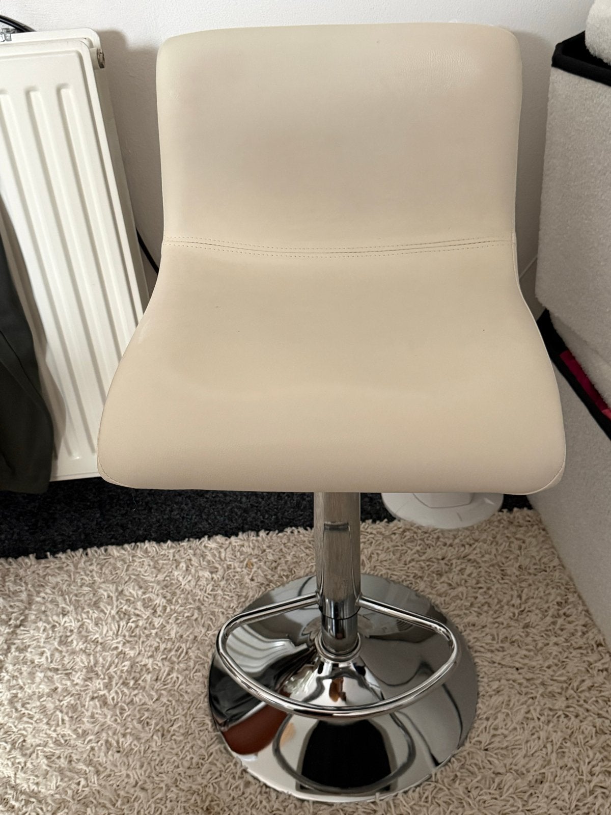 Beige barkrukken - set van 2  - MOET NU WEG, Ophalen, Gebruikt, In hoogte verstelbaar, Leer
