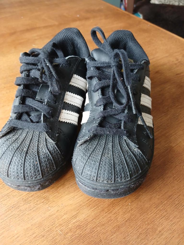 Kinder adidas mt 30 originele, Maat XS of kleiner, Ophalen of Verzenden, Zo goed als nieuw, Schoenen