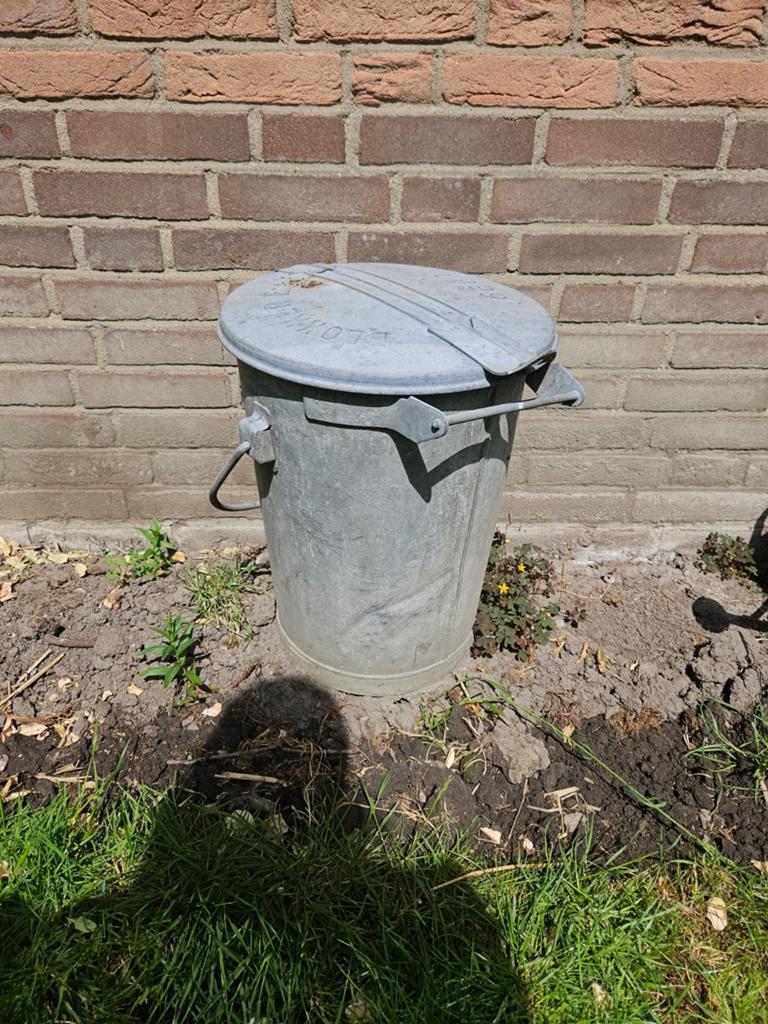 Zinken Vuilnisemmer, Ophalen, Gebruikt, 50 tot 75 cm, 20 tot 30 liter