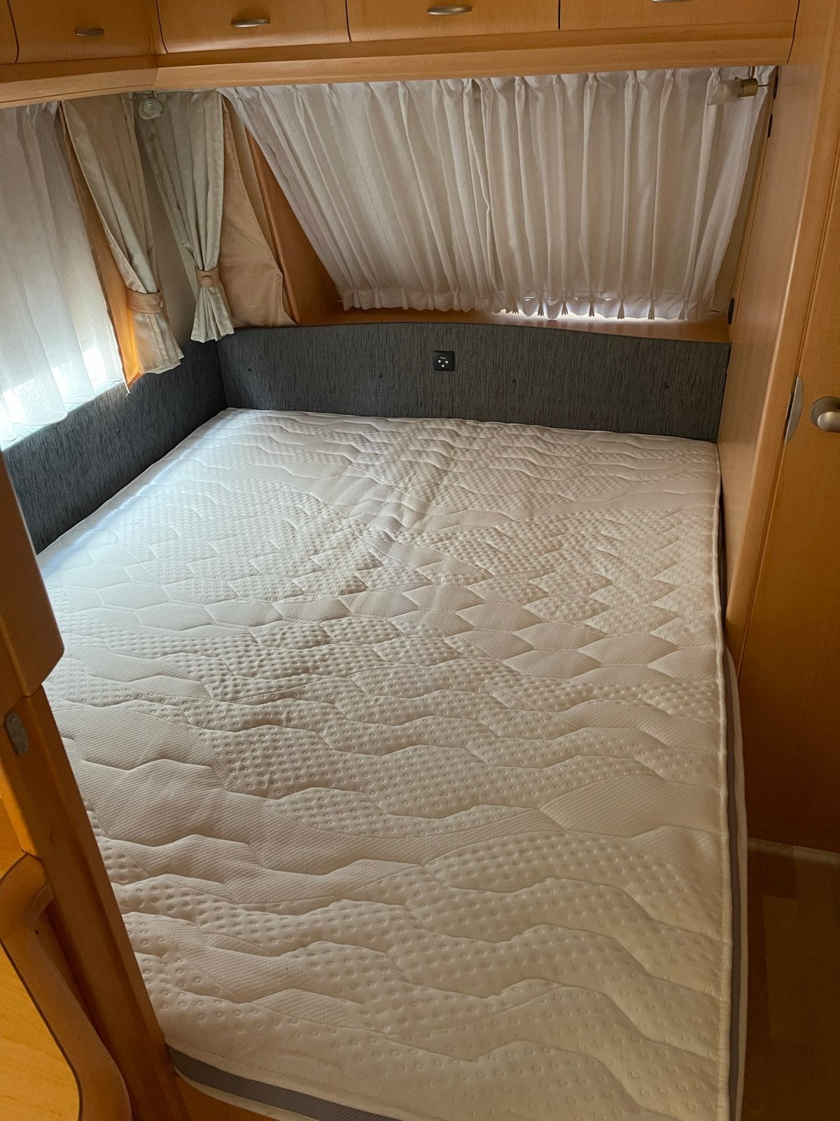Comfortabel topmatras 1.6x2m, Caravans en Kamperen, Ophalen of Verzenden, Zo goed als nieuw