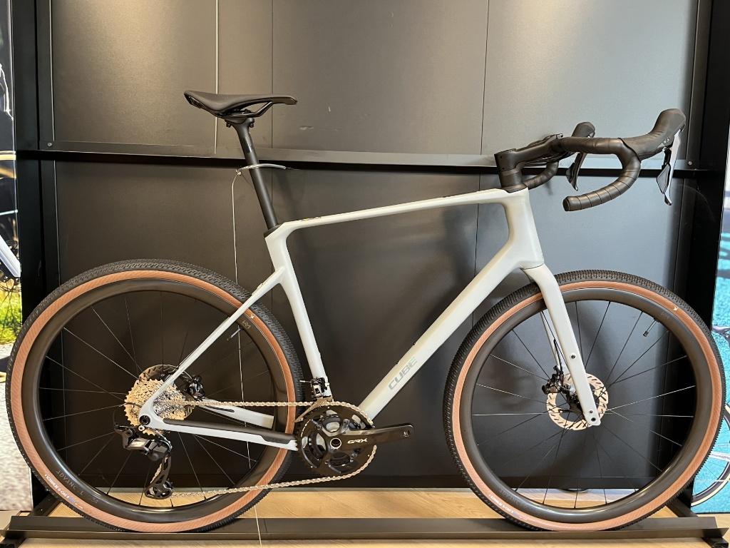 CUBE Nuroad C:62 PRO VULCAN/PRISM direct leverbaar, Fietsen en Brommers, Fietsen | Racefietsen, 28 inch, Carbon, Nieuw, Meer dan 20 versnellingen