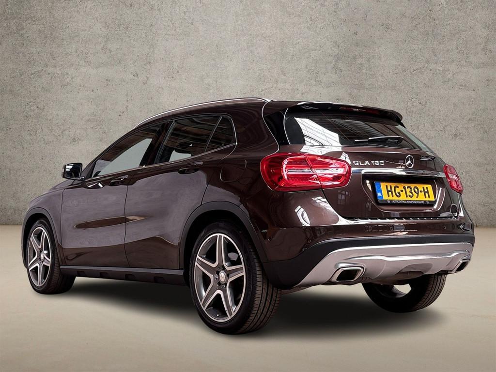 Mercedes-Benz GLA 180 Sport Automaat (NAVIGATIE, LEDER, XENO, 12 maanden, Gebruikt, 4 cilinders, Leder en Stof