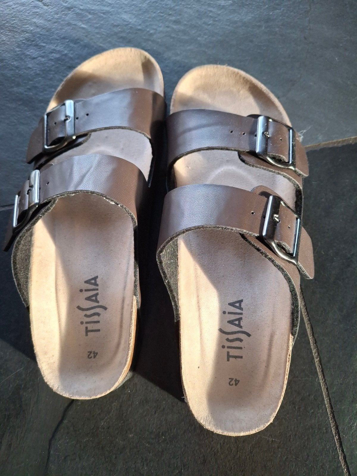 TissAia Slippers Maat 42 - Comfortabele Zomer Sandalen, Ophalen, Zo goed als nieuw, Bruin, Slippers